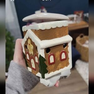 Ginger bread house plug wax melt
